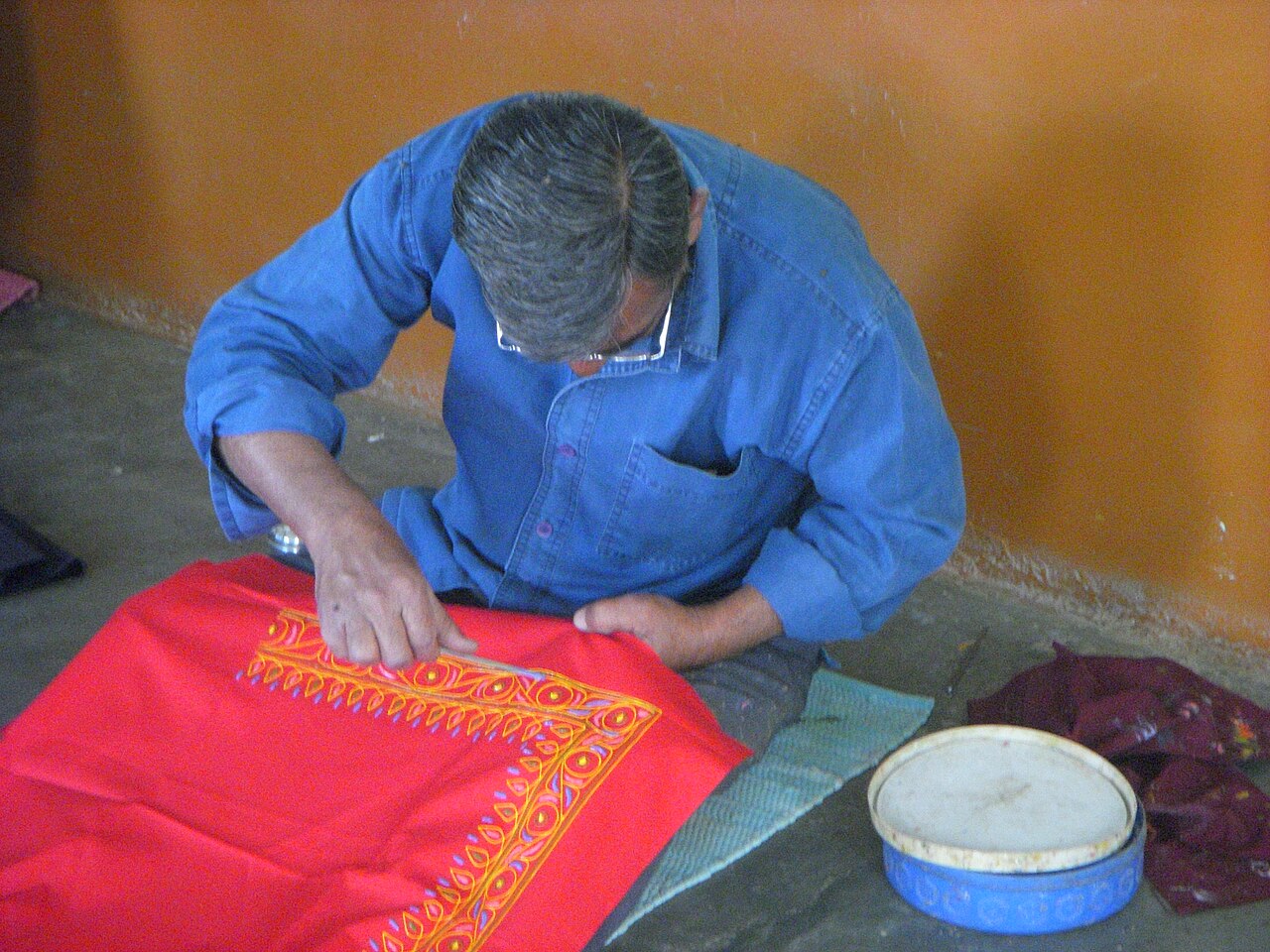Rogan painting from Nirona in Kutch